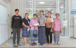 รับมอบสิ่งของบริจาค